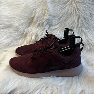 NIKE Roshe One Premuim Metallic Mahogany
